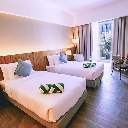 The Maximilian Hotel Cauayan City  Dış mekan fotoğraf