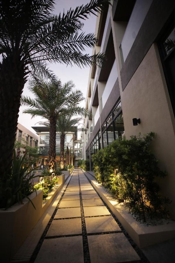 The Maximilian Hotel Cauayan City  Dış mekan fotoğraf