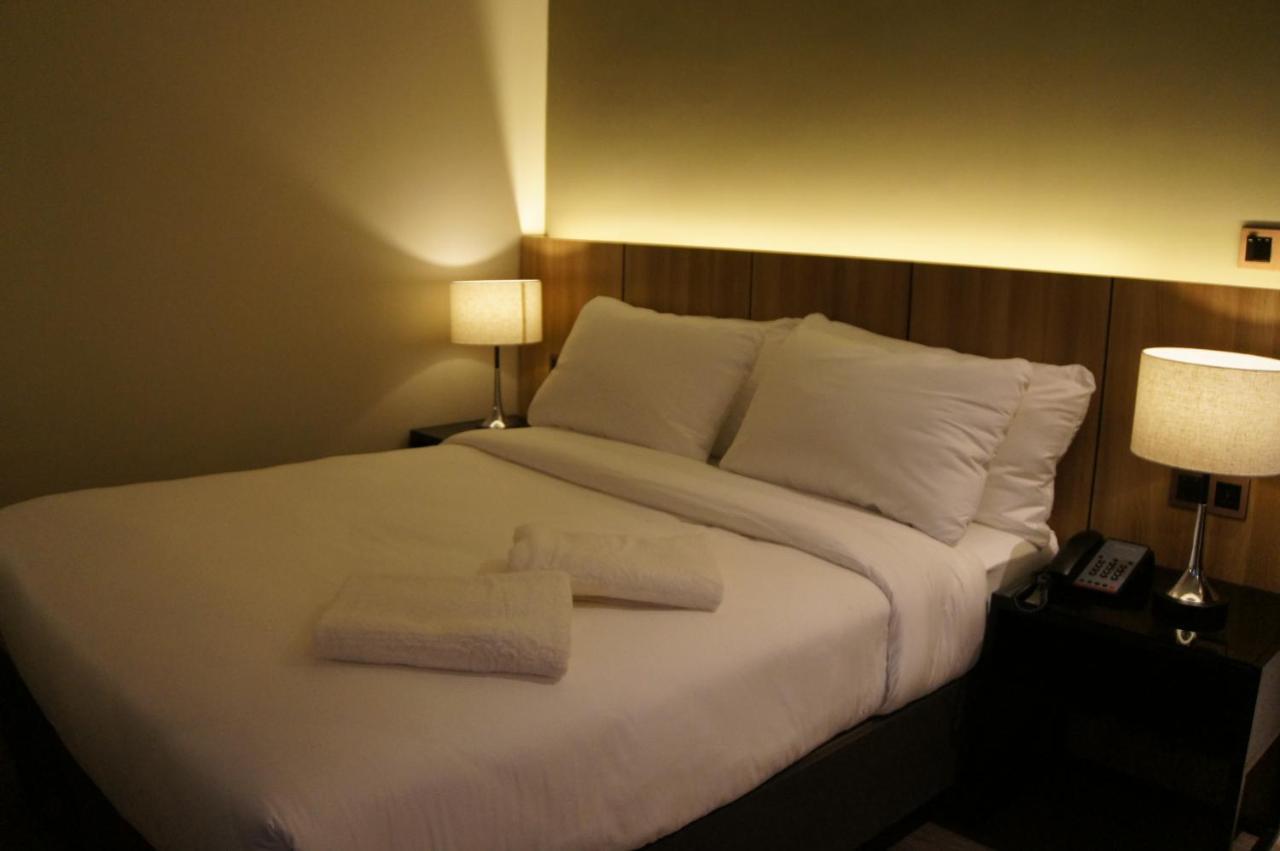 The Maximilian Hotel Cauayan City  Dış mekan fotoğraf