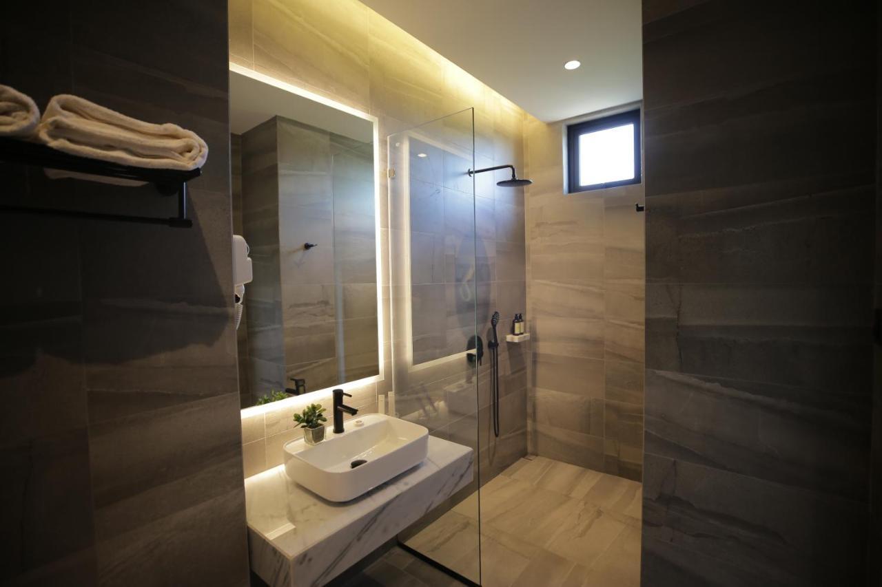 The Maximilian Hotel Cauayan City  Dış mekan fotoğraf