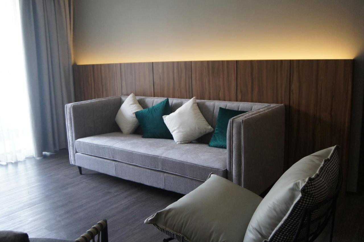 The Maximilian Hotel Cauayan City  Dış mekan fotoğraf