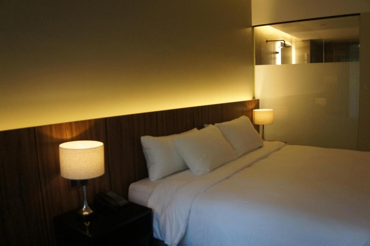 The Maximilian Hotel Cauayan City  Dış mekan fotoğraf