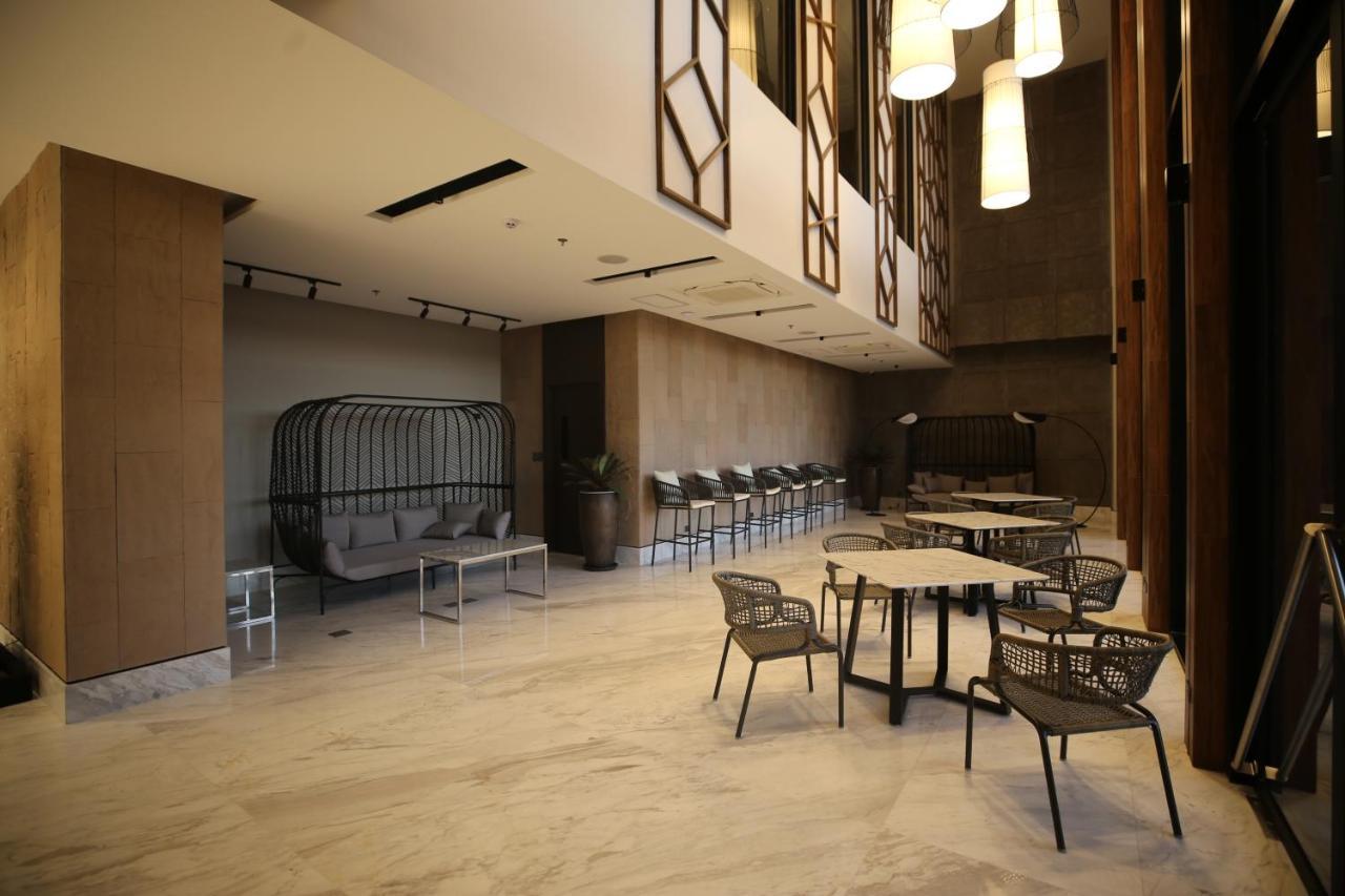 The Maximilian Hotel Cauayan City  Dış mekan fotoğraf