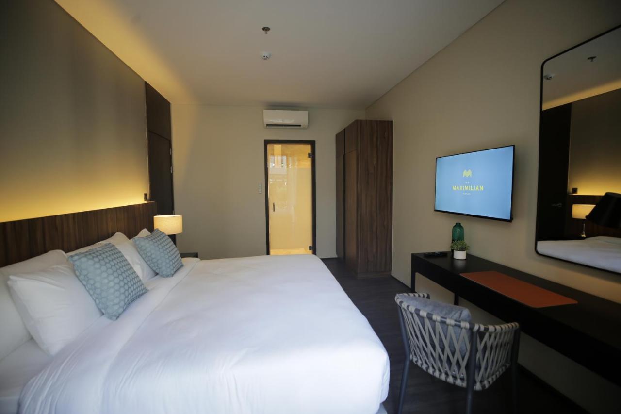 The Maximilian Hotel Cauayan City  Dış mekan fotoğraf