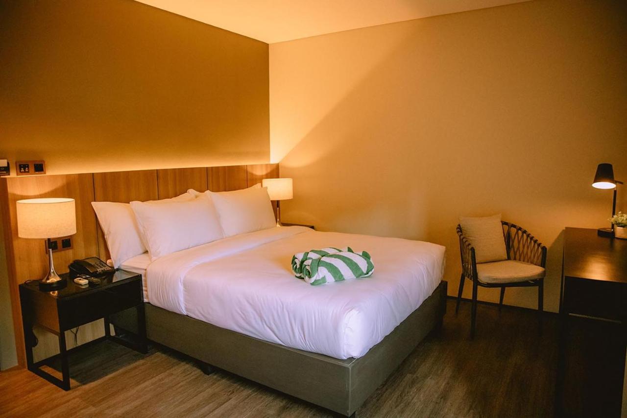 The Maximilian Hotel Cauayan City  Dış mekan fotoğraf