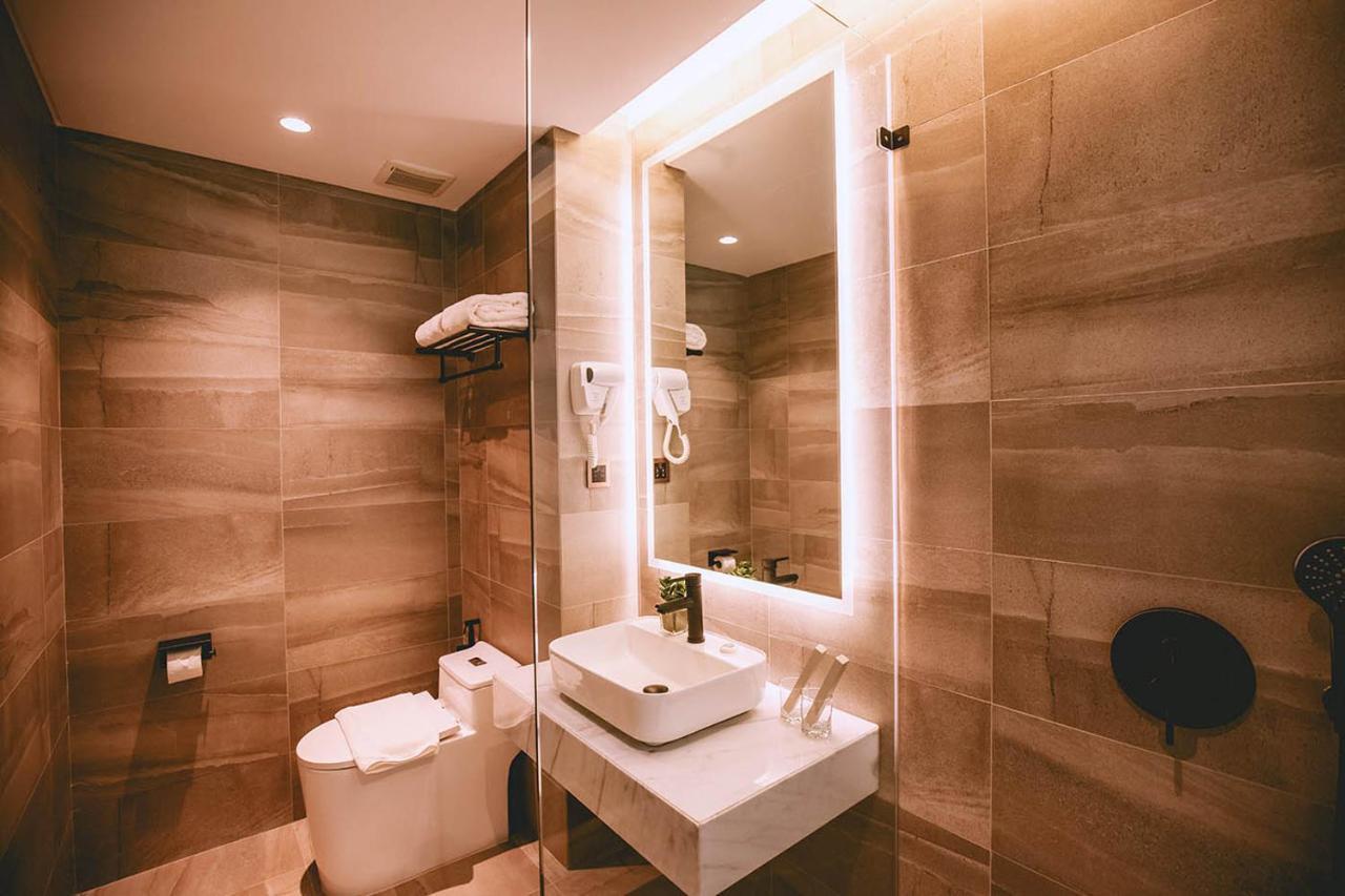 The Maximilian Hotel Cauayan City  Dış mekan fotoğraf