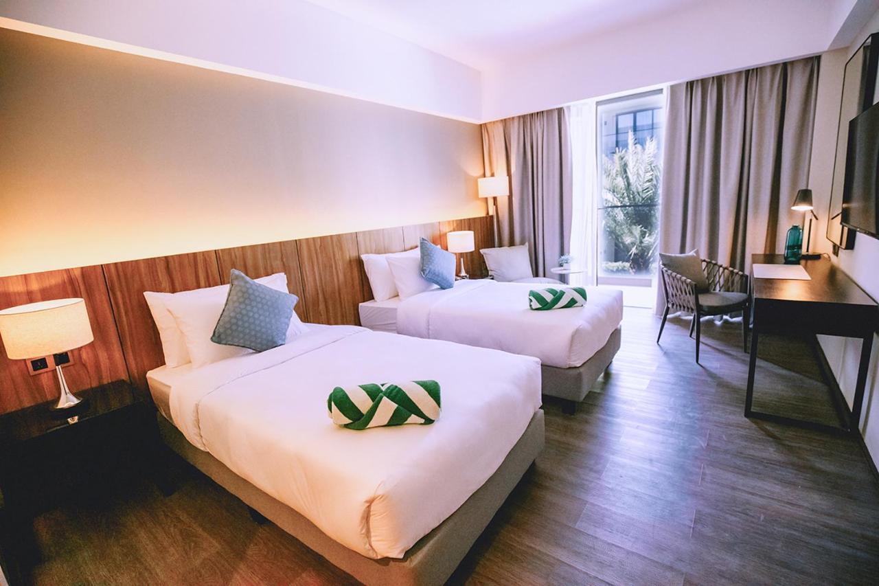 The Maximilian Hotel Cauayan City  Dış mekan fotoğraf