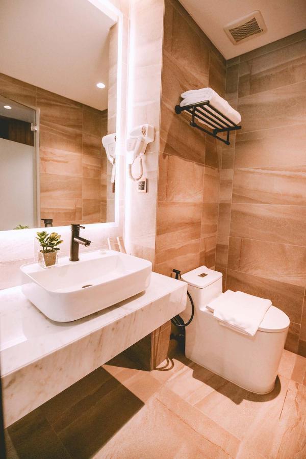 The Maximilian Hotel Cauayan City  Dış mekan fotoğraf