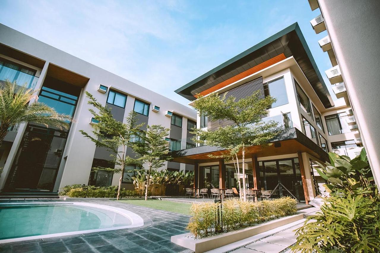 The Maximilian Hotel Cauayan City  Dış mekan fotoğraf