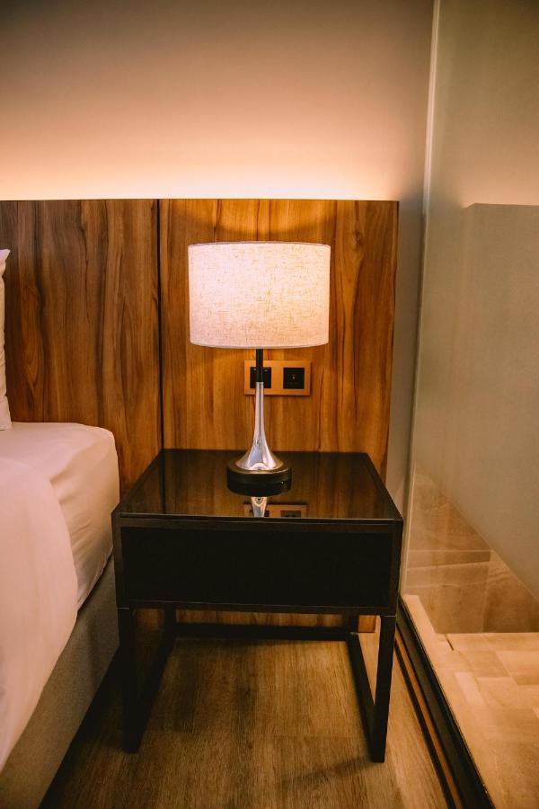 The Maximilian Hotel Cauayan City  Dış mekan fotoğraf